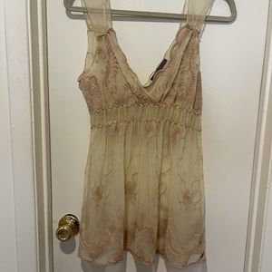 Pretty Lace Top. NWOT.